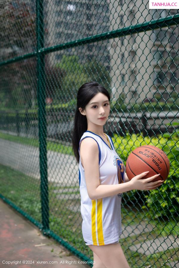   [XiuRen]高清写真图 2024.06.21 No.8744 豆瓣酱 模特合集第3张图片